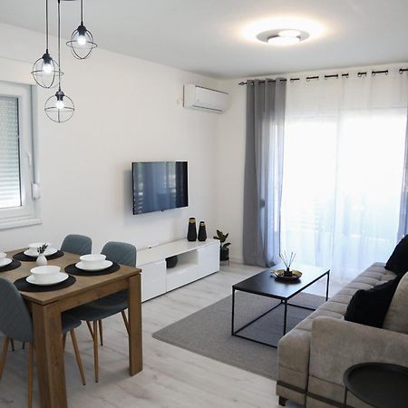 מוסטר Apartman Keman מראה חיצוני תמונה