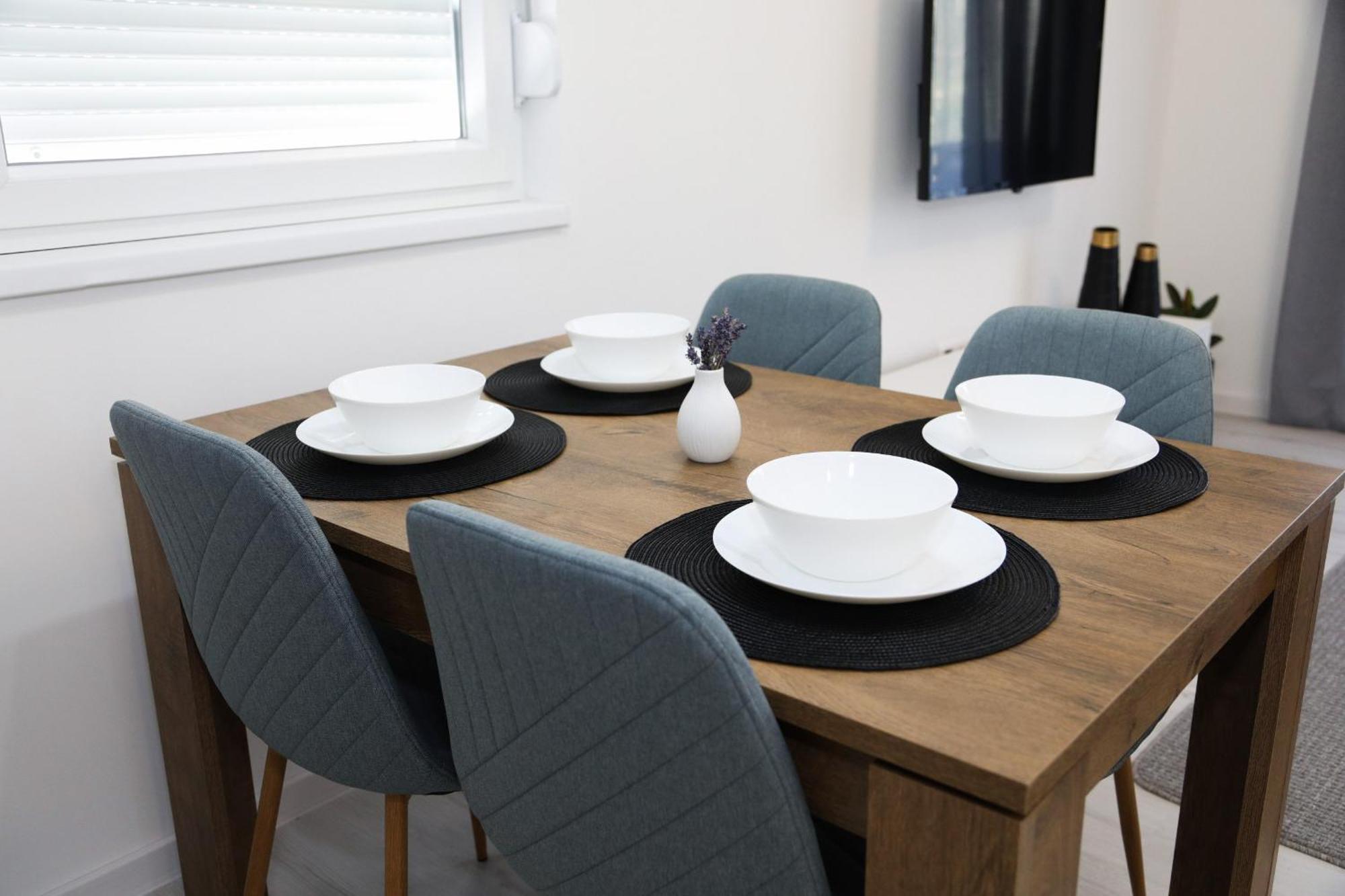 מוסטר Apartman Keman מראה חיצוני תמונה