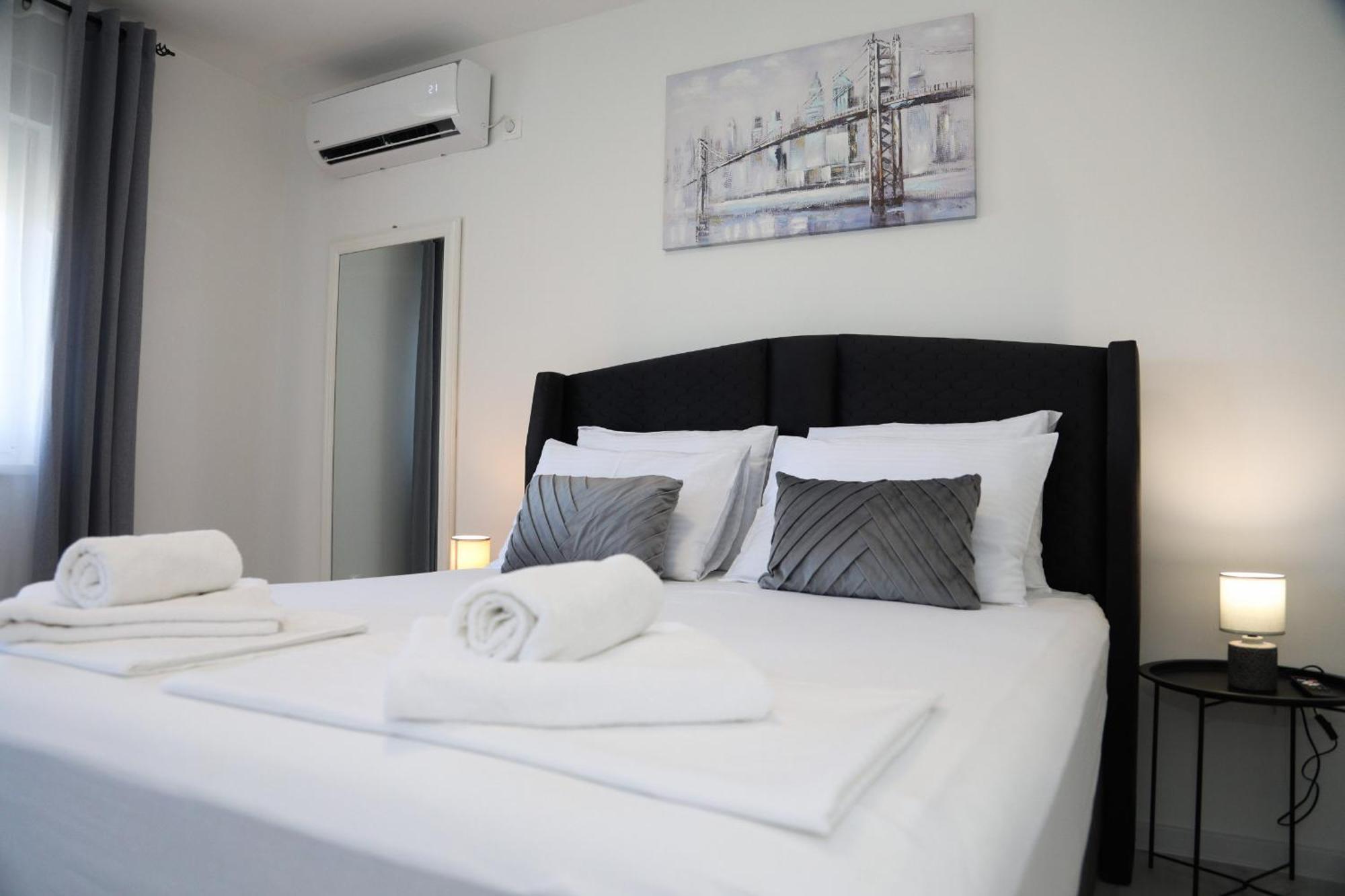 מוסטר Apartman Keman מראה חיצוני תמונה